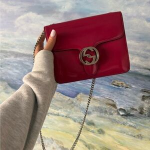 Gucci Interlocking GG Patent Leather Chain Shoulder Bag Pink Silver